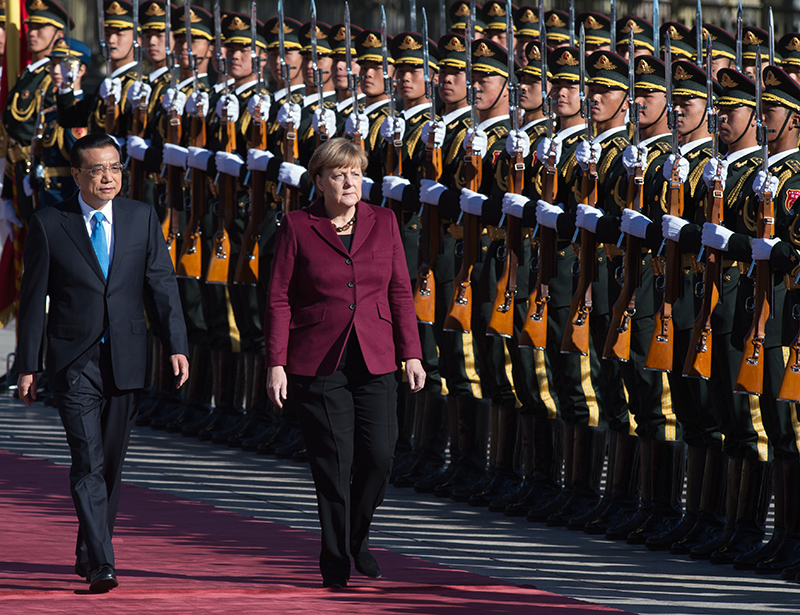 Merkel in China: steun in Syriëcrisis en miljardendeals