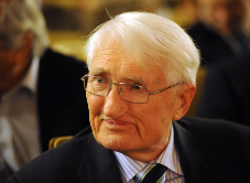 Habermas pleit in Amsterdam voor sterk Europa