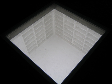 Het monument bij nacht. Foto: Jonathan Witteman