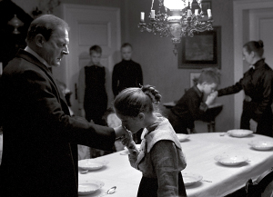 Achter de voordeur waken de vaders