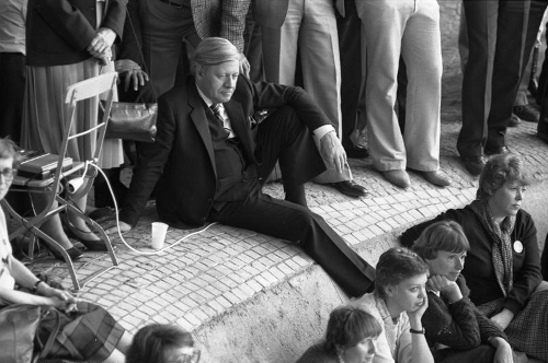 NAVO-dubbelbesluit en val Schmidt 1979-1982