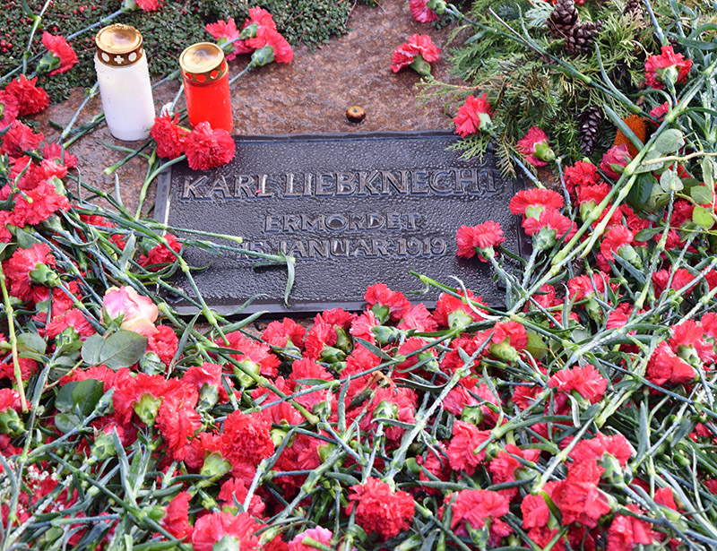 Gedenkplaat Karl Liebknecht. Afb.: Flickr.com/Uwe Hicks/cc