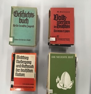 Oude Duitse schoolboeken in het Georg Eckert Institut in Braunschweig. Afb.: Anne van Mourik