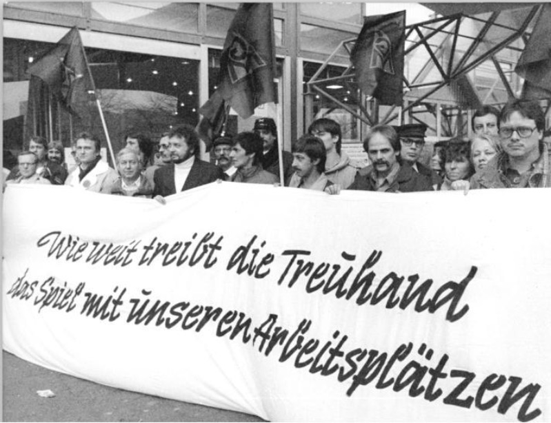 Bundesarchiv Bild 183-1990-1219-006