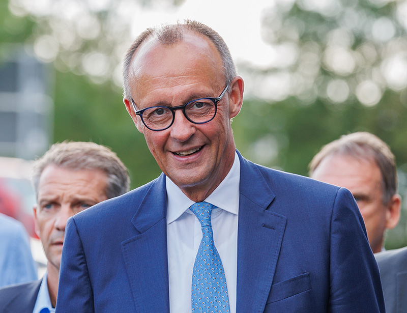 <p>Steffen Prößdorf, <a title="" href="https://commons.wikimedia.org/wiki/File:2024-08-21_Event,_CDU,_Wahlkampf_mit_Friedrich_Merz_in_Erfurt_2024_STP_3041_by_Stepro.jpg" data-original-title="">2024-08-21 Event, CDU, Wahlkampf mit Friedrich Merz in Erfurt 2024 STP 3041 by Stepro</a>, <a title="" href="https://creativecommons.org/licenses/by-sa/4.0/legalcode" rel="license" data-original-title="">CC BY-SA 4.0</a></p>